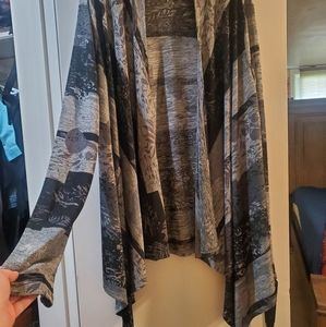 Black and grey cardigain size 1x